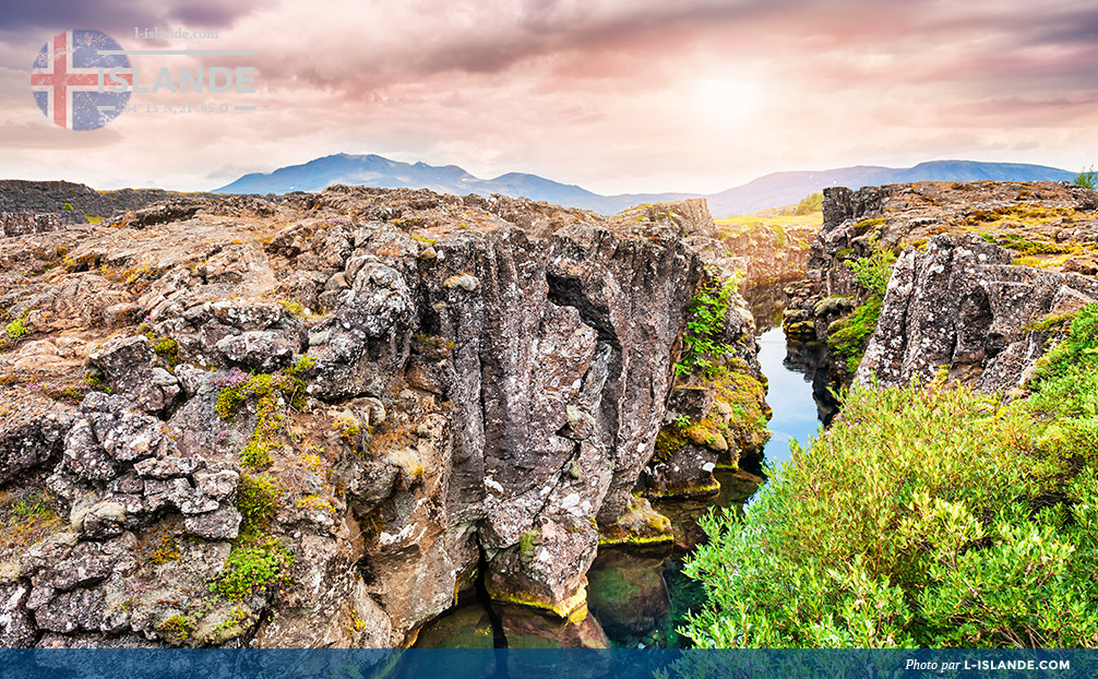 Falaises dans le parc national de Thingvellir